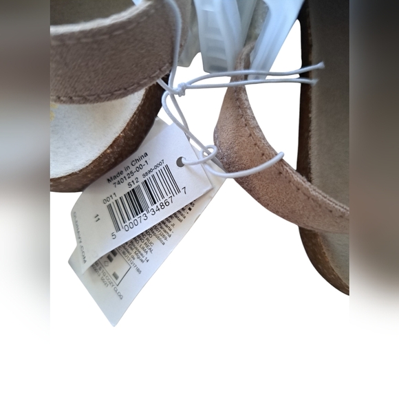 NWT Old Navy size 11 slides - Picture 3 of 3